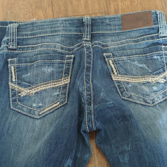 Jean - Picture 3 of 3